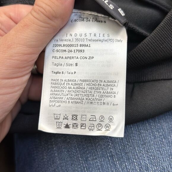 Monclear mens small jacket
Like new - Picture 6 of 7